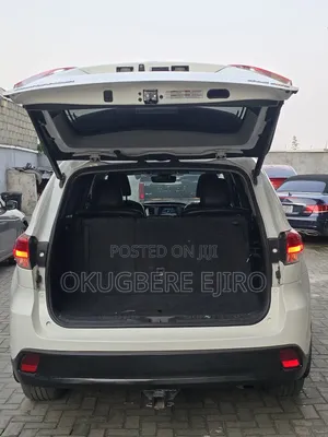 Toyota Highlander XLE 4x4 V6 (3.5L 6cyl 8A) 2017 White