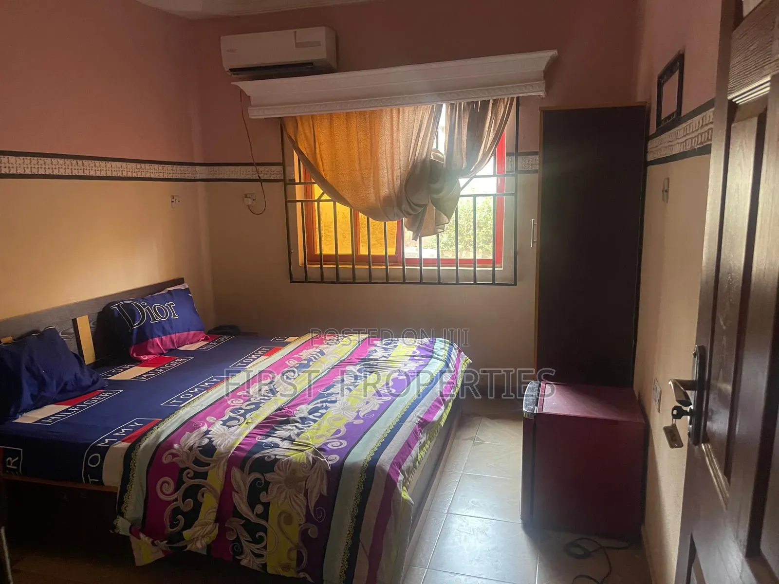 Still Functioning 16 Rooms Hotel With Apartment
