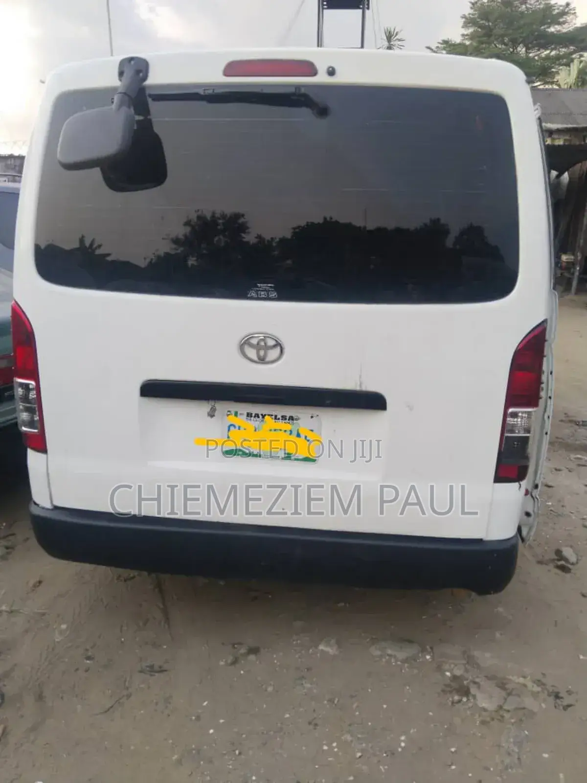 Toyota HiAce 2010 White