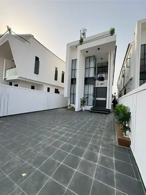 4bdrm Duplex in Ikota for sale