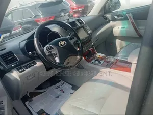 Toyota Highlander Limited 2012 Gray