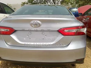 Toyota Camry LE FWD 2020 Silver