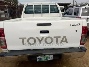 Toyota Hilux 2012 White