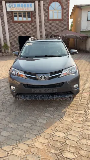 Toyota RAV4 XLE FWD (2.5L 4cyl 6A) 2013 Gray