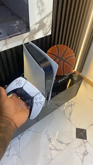 Uk Used Ps5/1pad/5games Installed