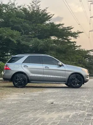 Mercedes-Benz M Class ML350 4MATIC 4dr SUV AWD (3.5L 6cyl 7A) 2014 Gray