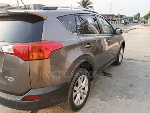 Toyota RAV4 Limited 4dr SUV AWD (2.5L 4cyl 6A) 2014 Brown