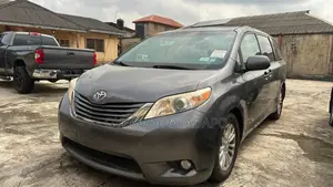 Toyota Sienna XLE 8 Passenger 2012 Gray