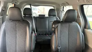 Toyota Sienna SE FWD 8-Passenger 2013 Red