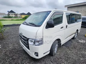 Toyota HiAce 2013 White
