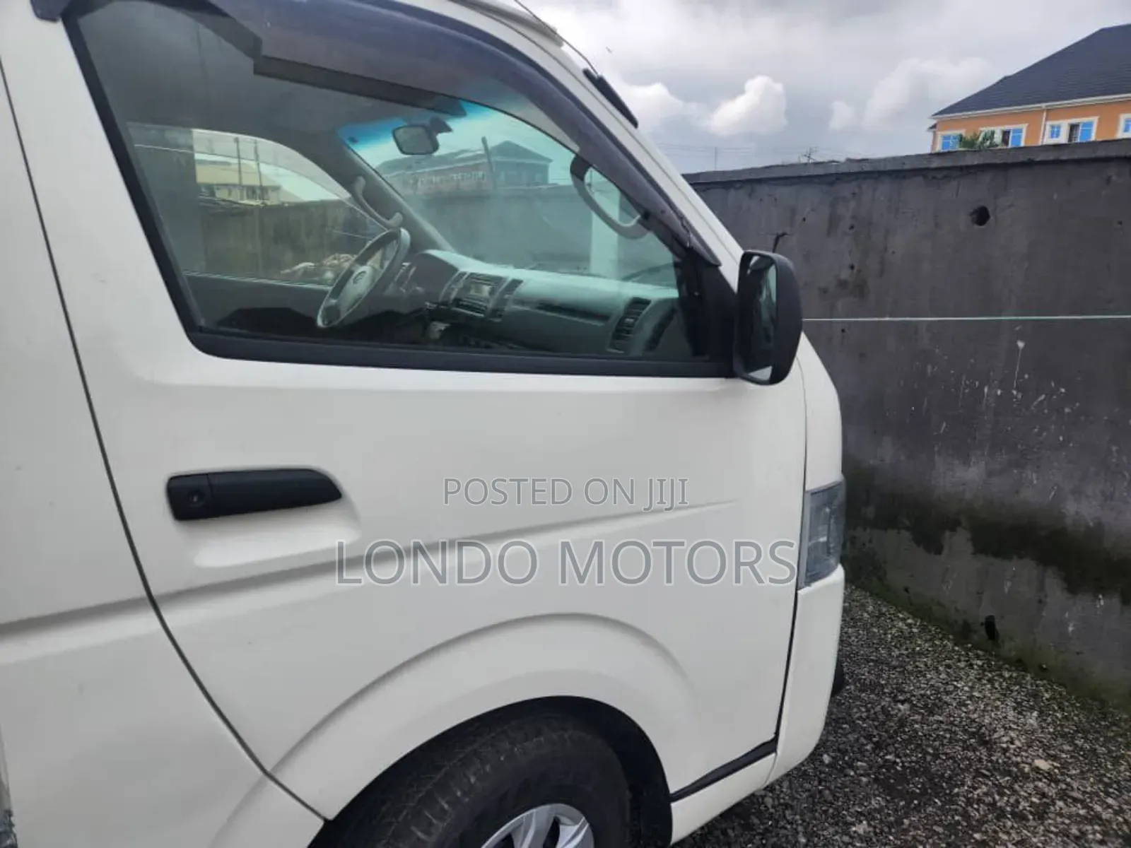 Toyota HiAce 2013 White