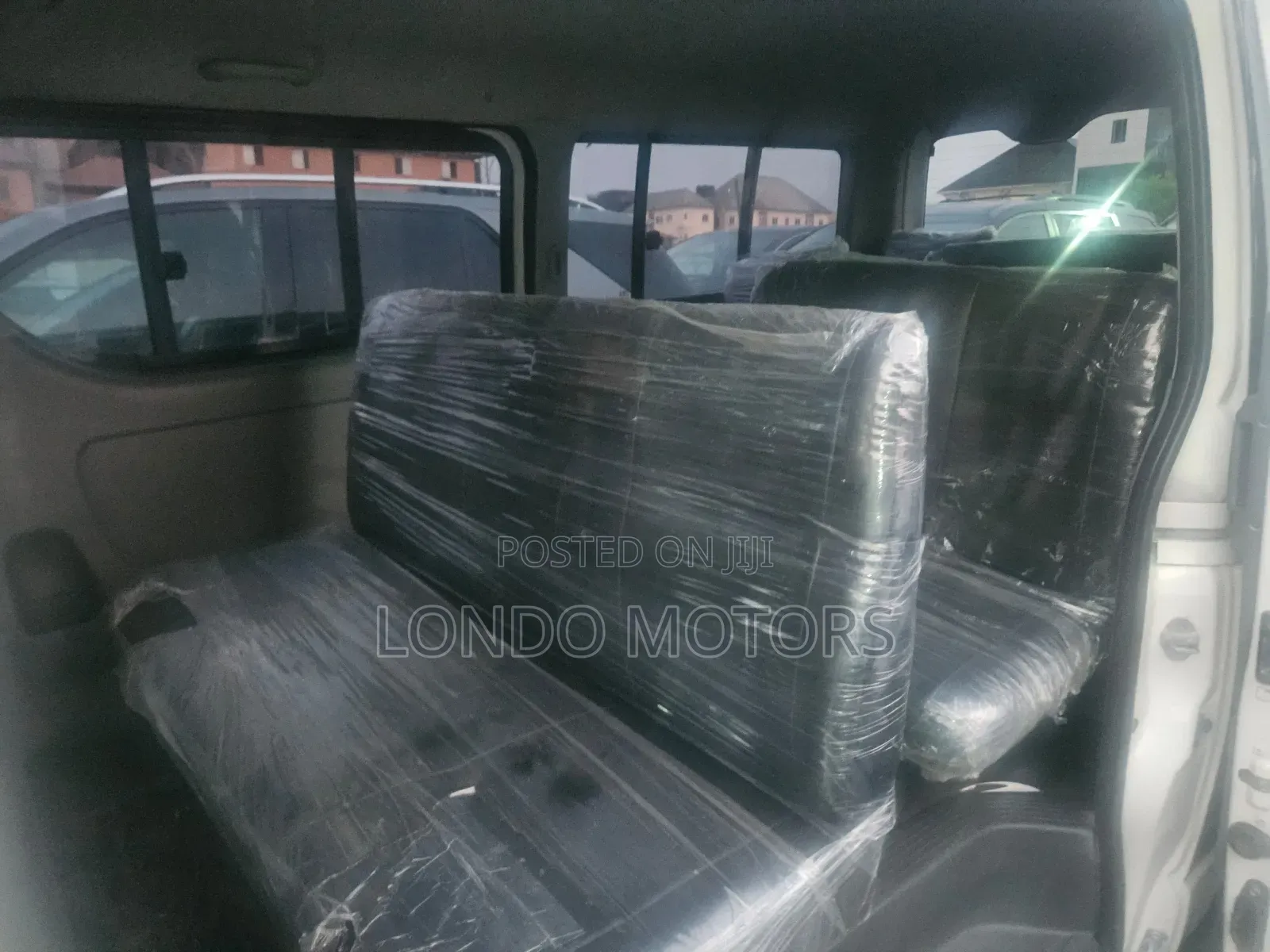 Toyota HiAce 2013 White