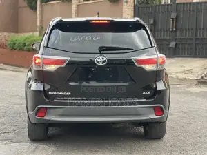 Toyota Highlander XLE 4dr SUV (3.5L 6cyl 6A) 2015 Black