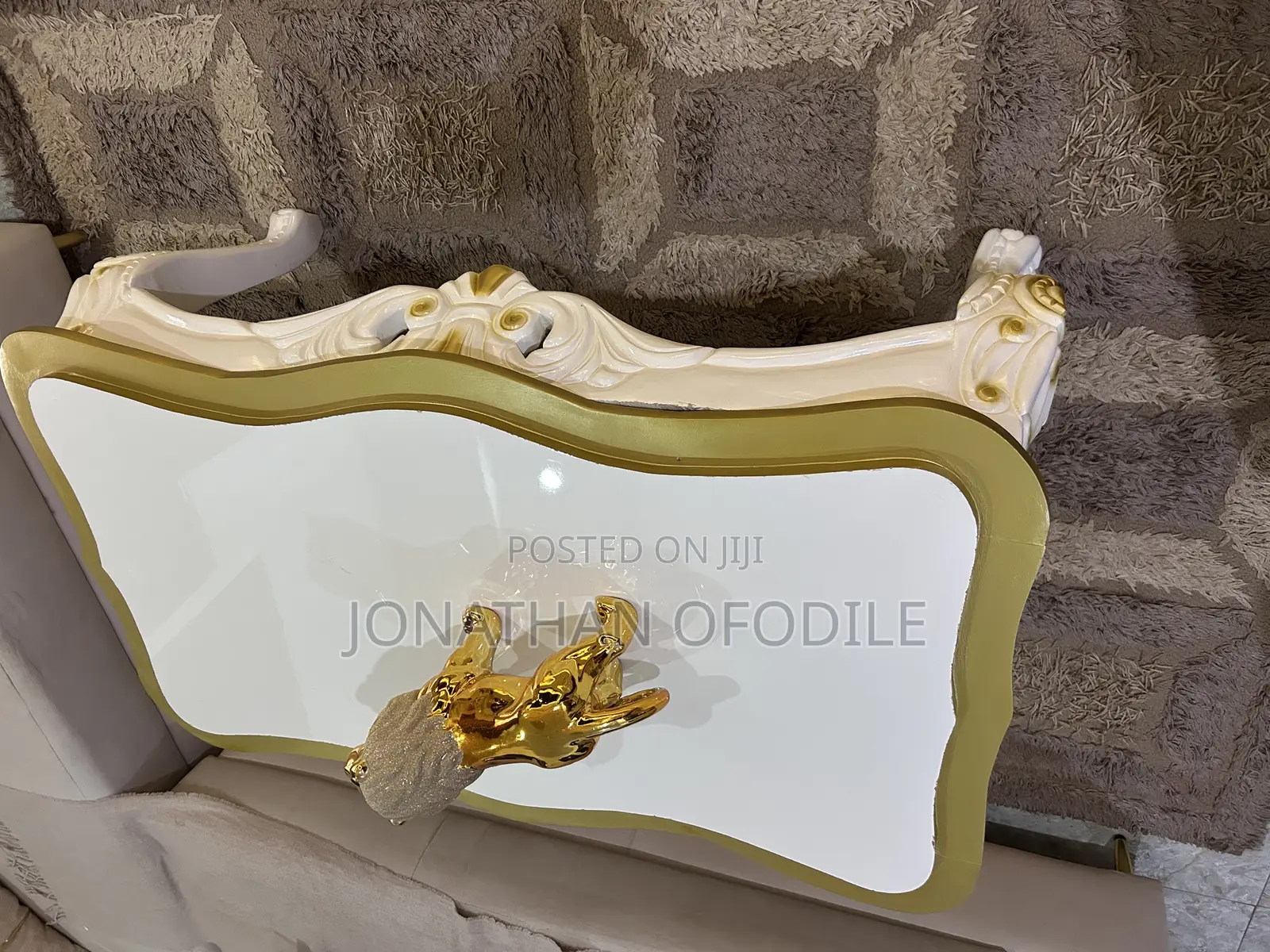Royal Center Table