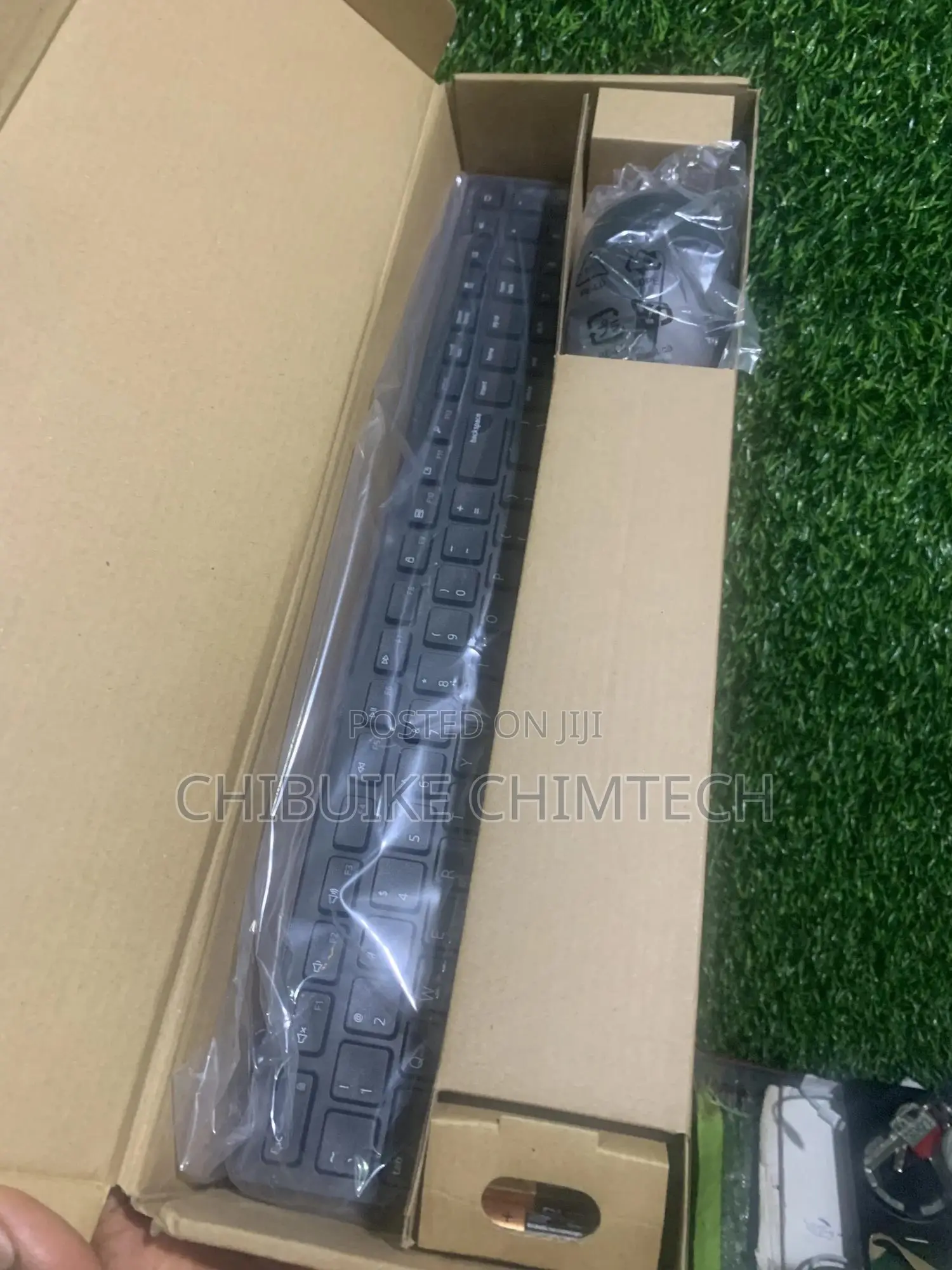 Dell Wireless Keyboard and Mouse Combo Km5221wbkb-Us