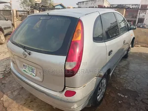 Nissan Almera Tino 2004 Silver