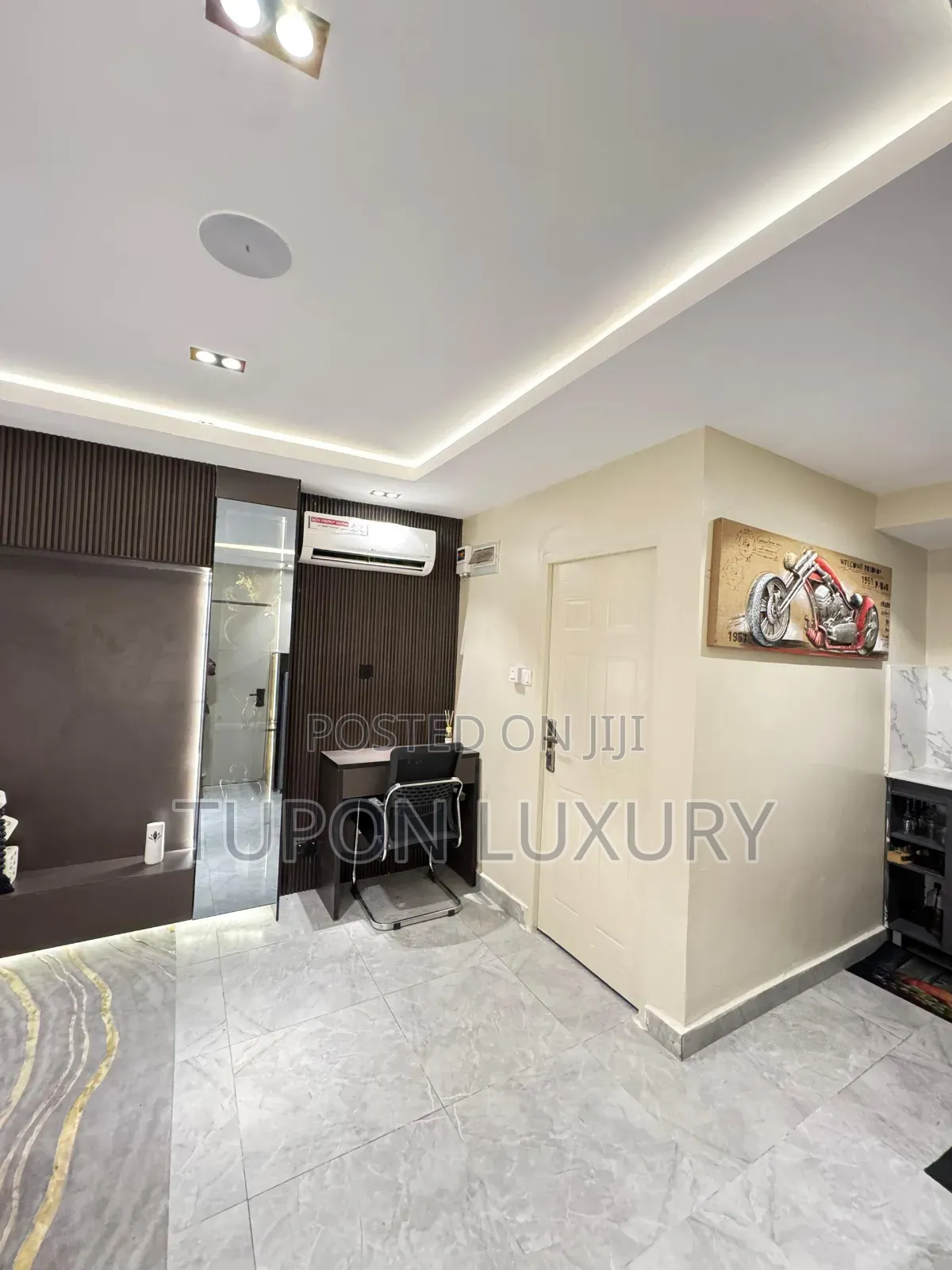 Spacious Studio Apartment With Mini Sea View a Work Space