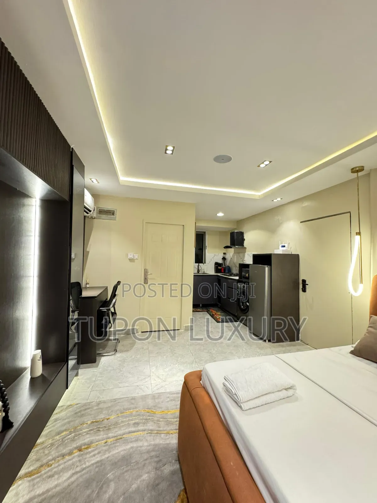 Spacious Studio Apartment With Mini Sea View a Work Space
