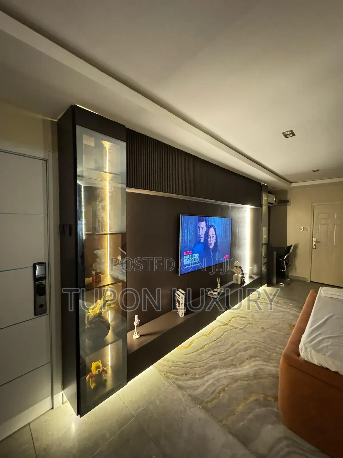 Spacious Studio Apartment With Mini Sea View a Work Space
