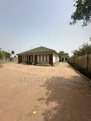 3bdrm Bungalow in Dakwo District for sale