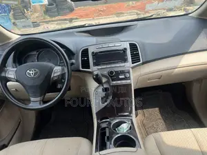 Toyota Venza 2010 Gray