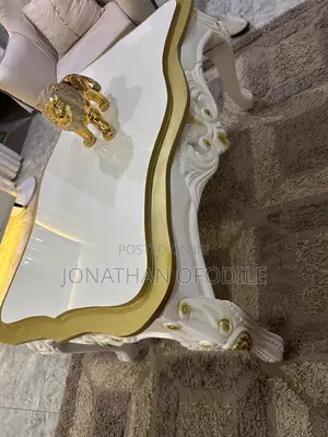Royal Center Table