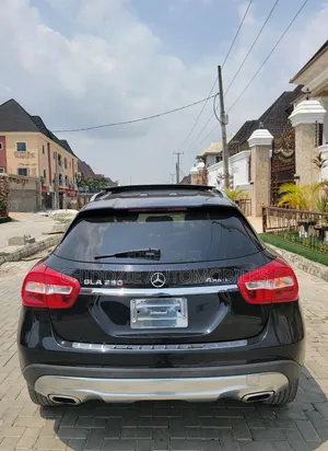 Mercedes-Benz GLA-Class 2016 Black