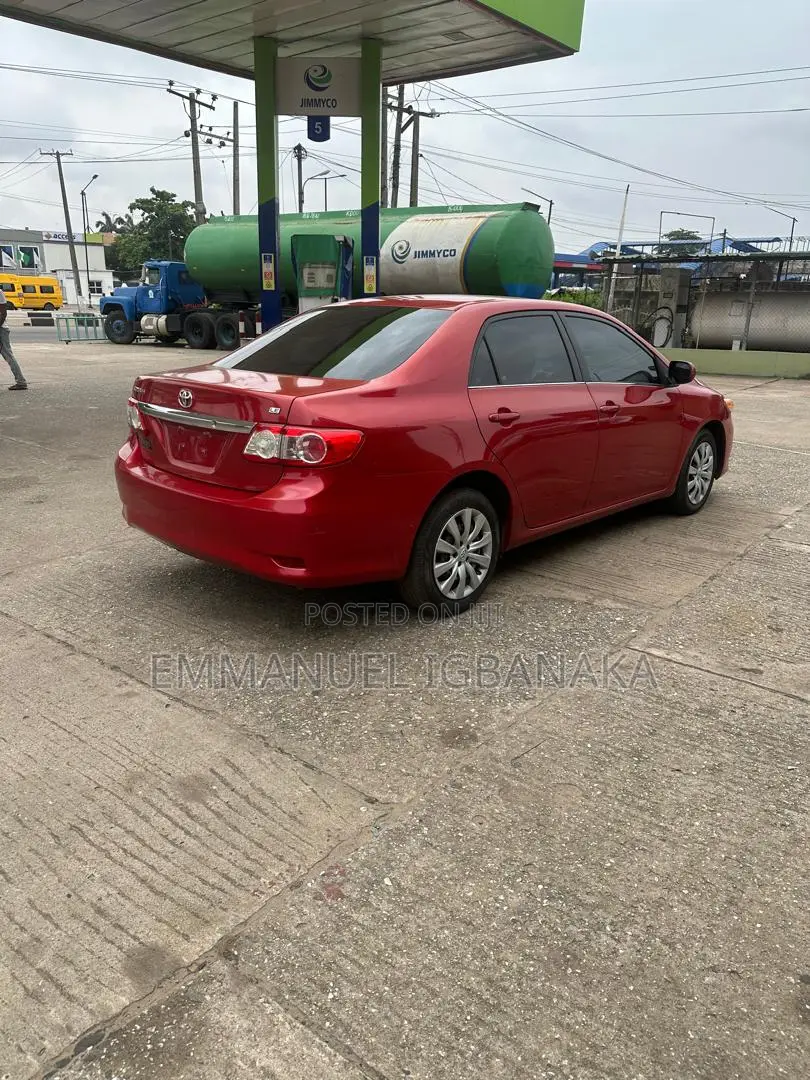 Toyota Corolla 2013 Red