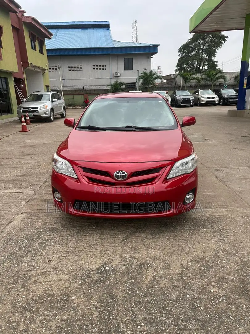 Toyota Corolla 2013 Red