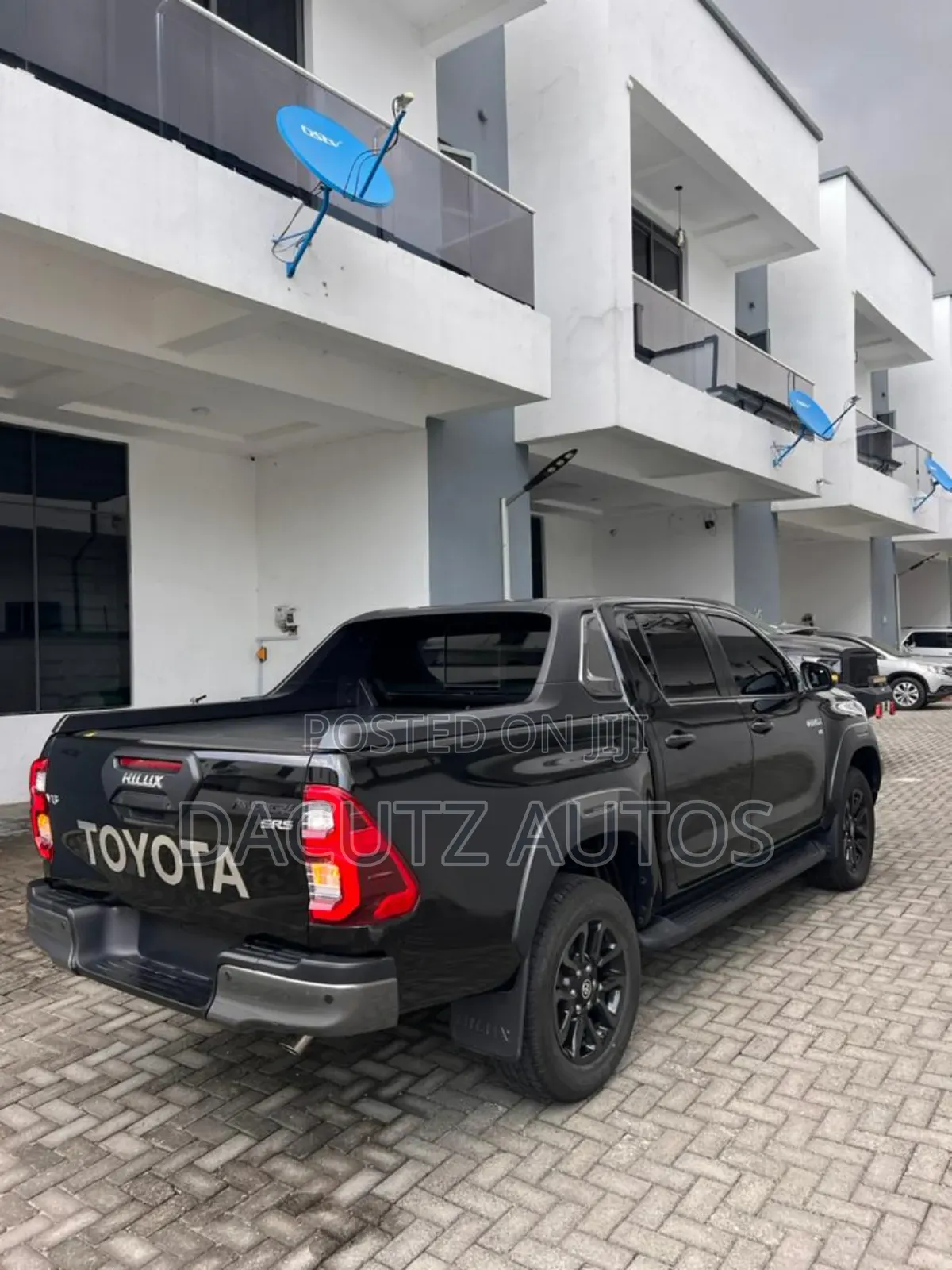 Toyota Hilux 2025 Black