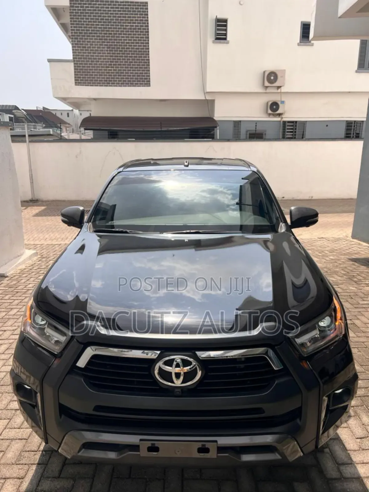 Toyota Hilux 2025 Black