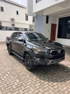 Toyota Hilux 2025 Black