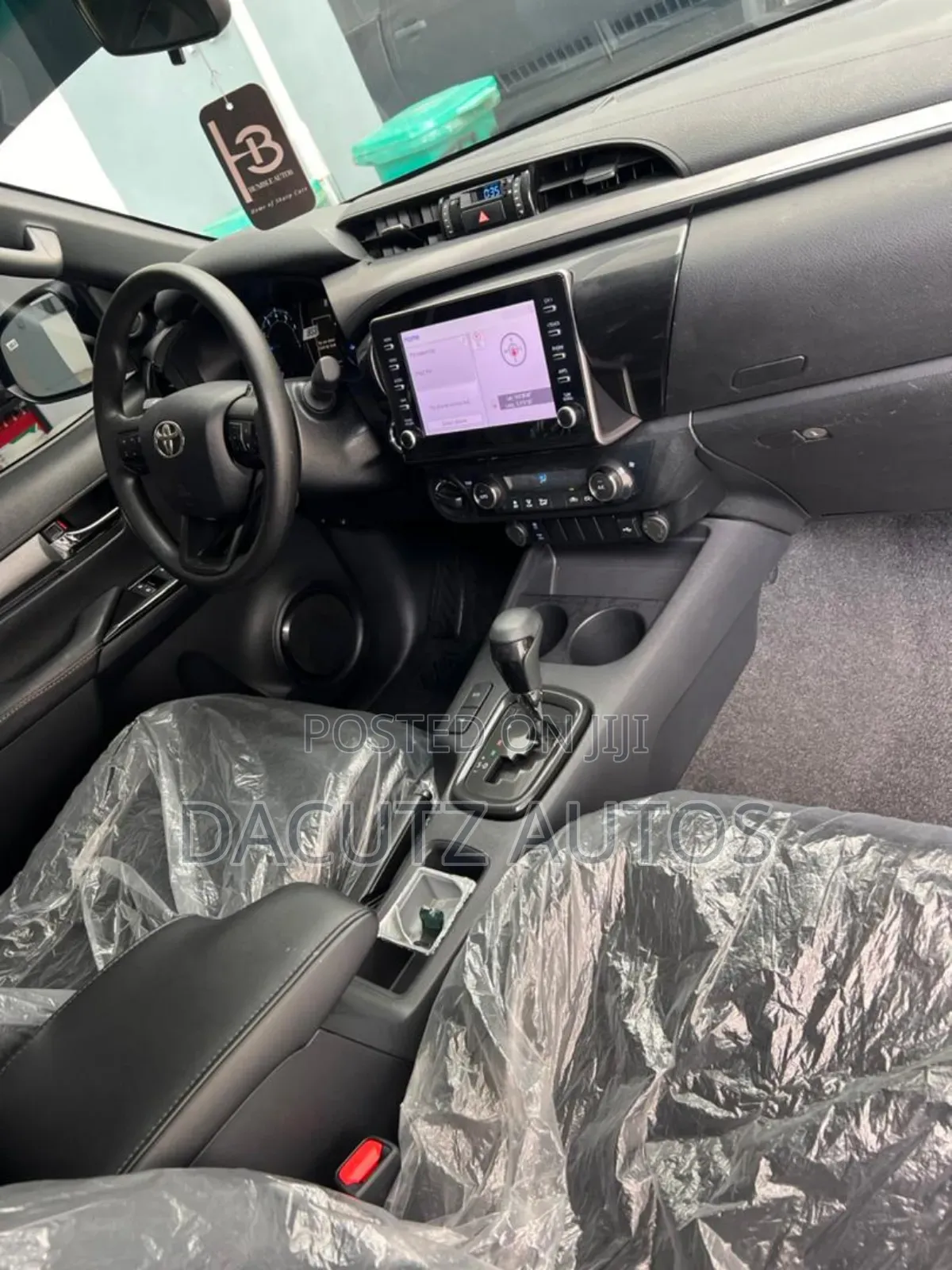 Toyota Hilux 2025 Black