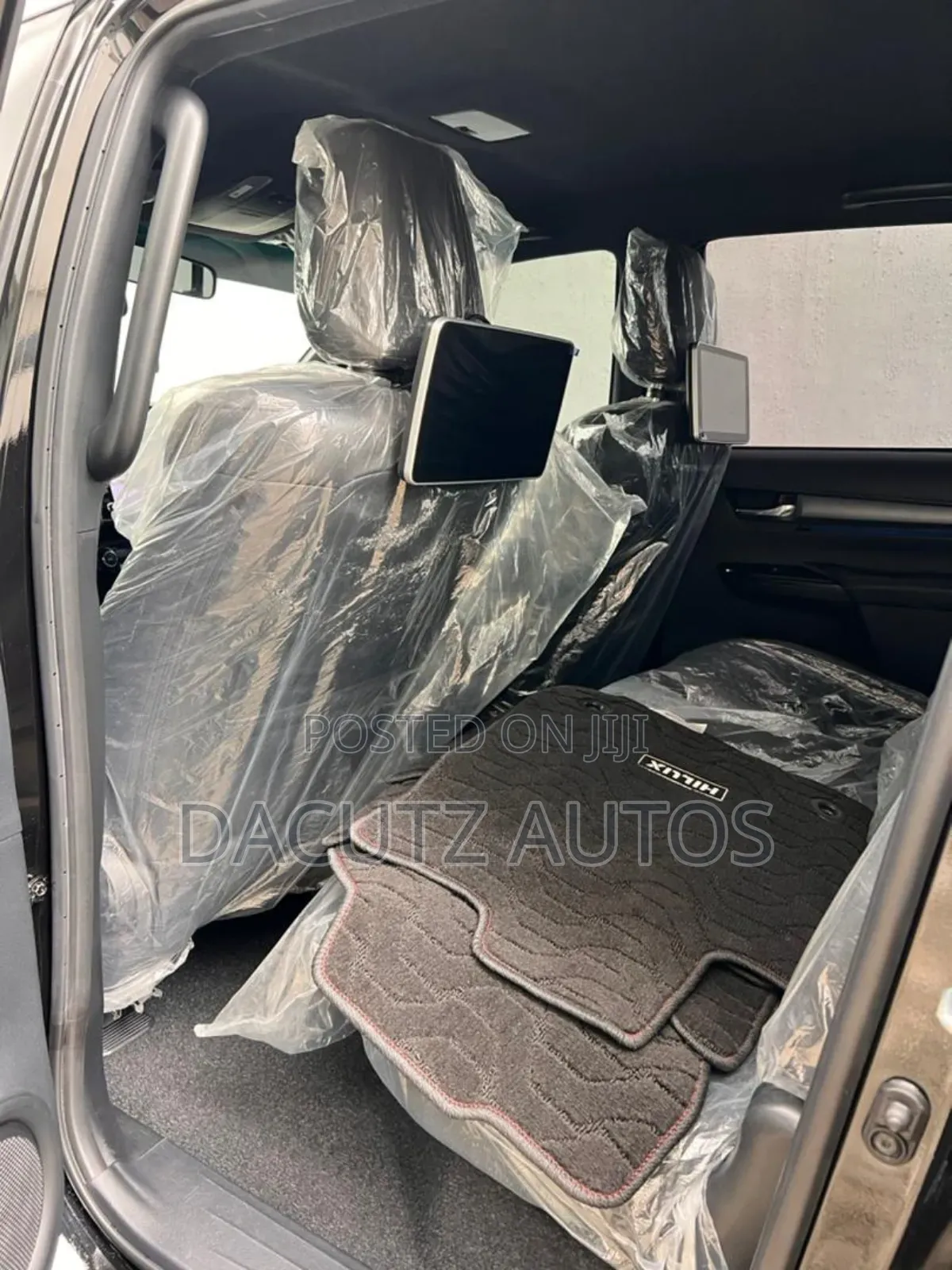 Toyota Hilux 2025 Black