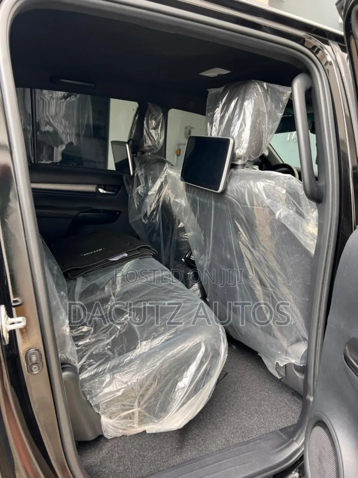 Toyota Hilux 2025 Black