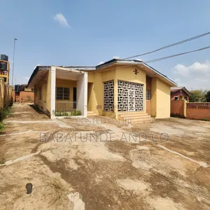 4bdrm Bungalow in Iwo Road for sale