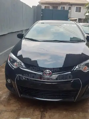 Toyota Corolla S w/Special Edition Pkg (1.8L 4cyl CVT) 2016 Black