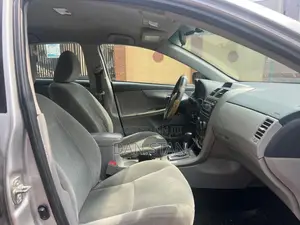 Toyota Corolla 2012 Silver