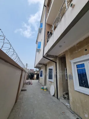 2bdrm Block of Flats in Oworonshoki / Gbagada for rent