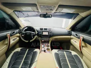 Toyota Highlander Limited 3.5l 4WD 2013 Brown