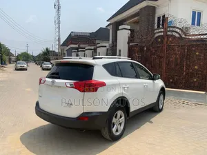 Toyota RAV4 Limited 4dr SUV AWD (2.5L 4cyl 6A) 2014 White