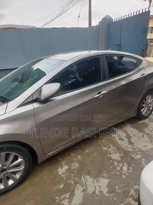 Hyundai Elantra SE 4dr Sedan (1.8L 4cyl 6M) 2014 Gold