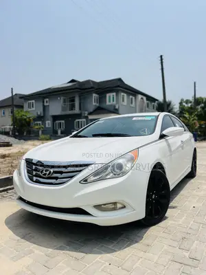 Hyundai Sonata SE 2.0T Sedan FWD (2.0L 4cyl 6A) 2011 White
