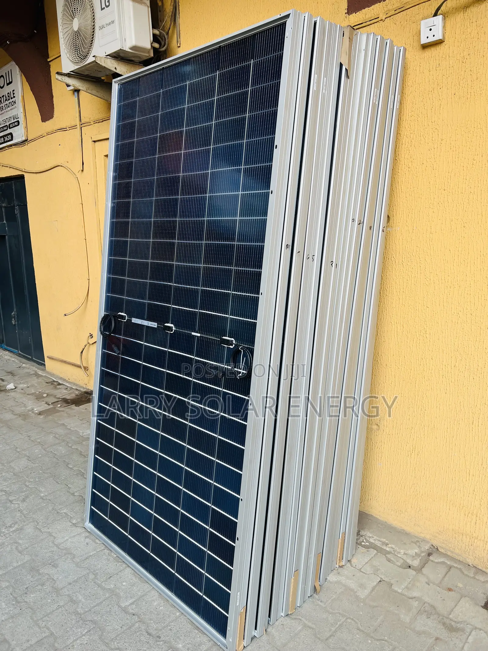 595w Jinko Solar Panel