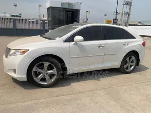 Toyota Venza XLE 2011 White