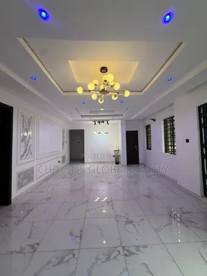 3bdrm Block of Flats in Okebadan Estate for rent