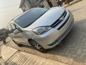 Toyota Sienna 2005 Gray