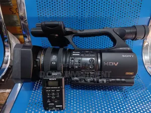 Sony Z5 Video Camera With Memory Card Adapter