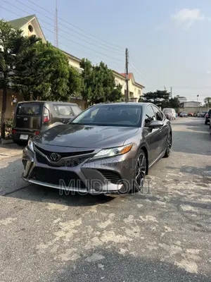 Toyota Camry XSE FWD (2.5L 4cyl 8AM) 2018 Gray