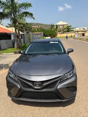 Toyota Camry SE FWD (2.5L 4cyl 8AM) 2018 Gray